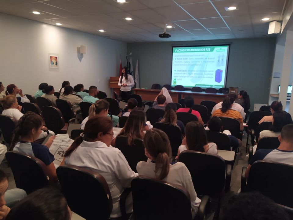 Servioeste capacita servidores de hospitais no Paraná